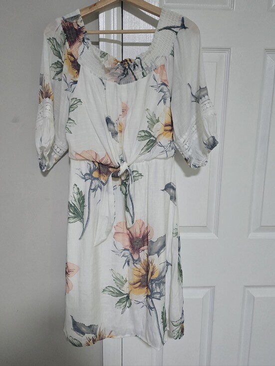 Luxology Dresses & Skirts - Luxology White Floral Midi Dress with Pink and Yellow Blooms